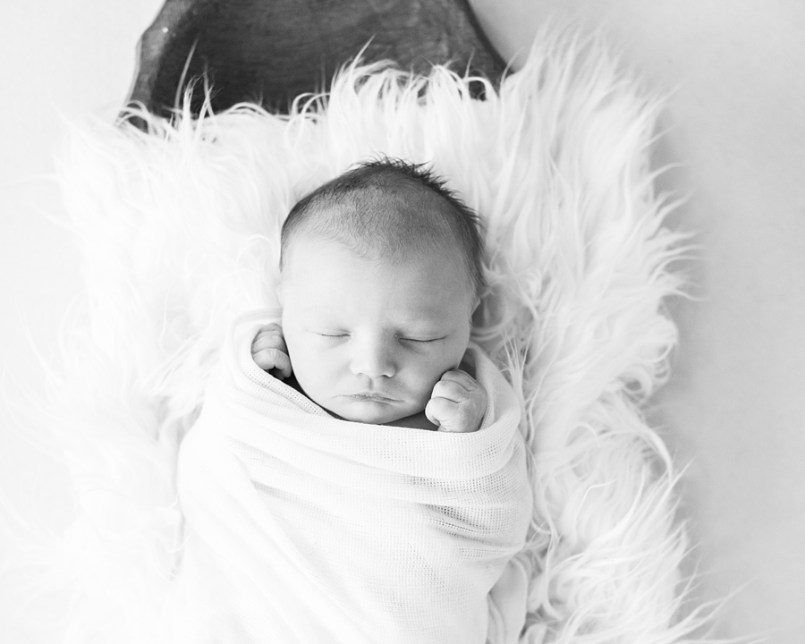 Katie Ballantine Photography. Frederick Maryland New Market Newborn Photographer.  Frederick Baby Photographer.  Organic baby session. Newborn on a fluffy blanket.