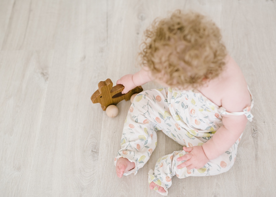 katie ballantine photography. frederick baby photographer.  baby in natural light studio. milestone session