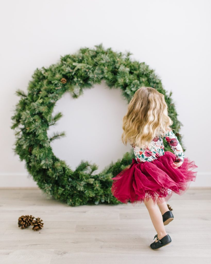 katie ballantine photography. baby and child photographer.  frederick baby photographer.  christmas wreath session