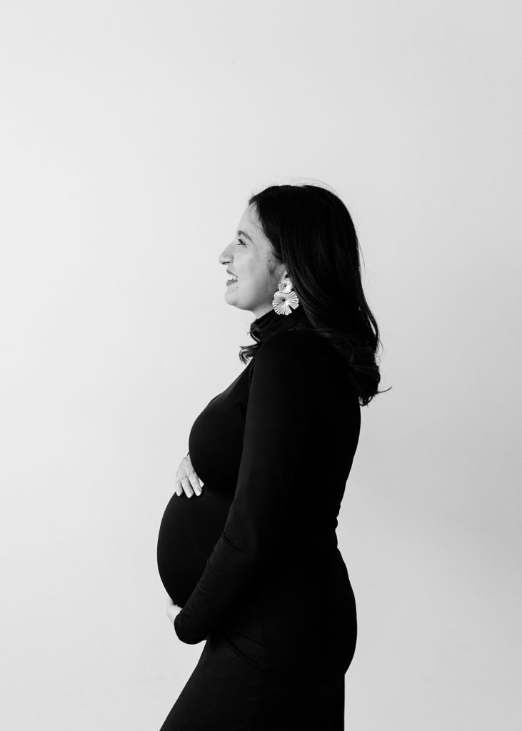 Katie Ballantine Photography, New Market, Frederick Maryland Maternity Photographer.  Minimalist maternity photography.