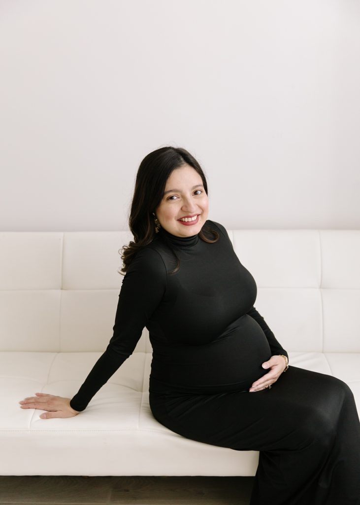 Katie Ballantine Photography, New Market, Frederick Maryland Maternity Photographer.  Minimalist maternity photography.