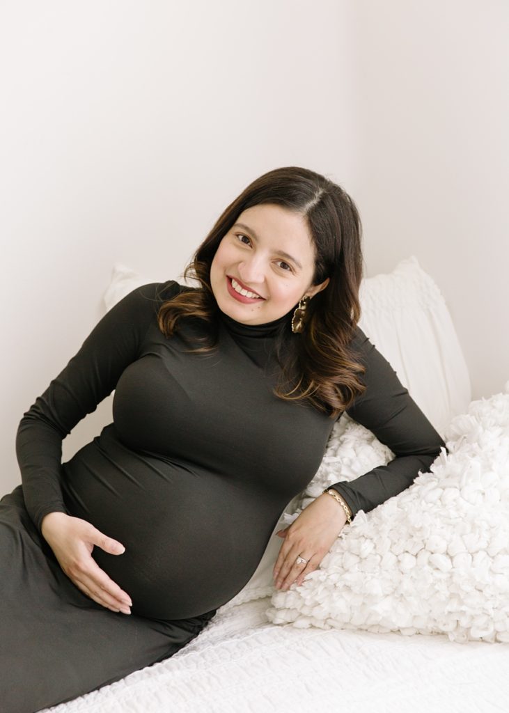 Katie Ballantine Photography, New Market, Frederick Maryland Maternity Photographer.  Minimalist maternity photography.