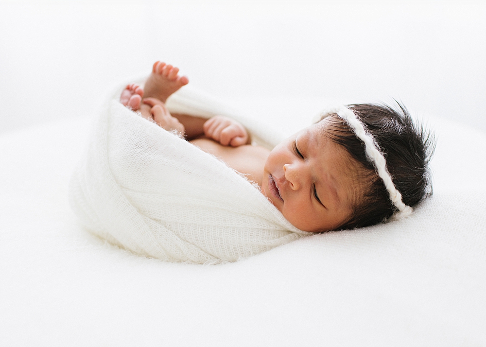 Katie Ballantine Photography. Frederick Maryland Newborn photographer. New Market newborn photographer. frederick in home and studio baby photography. organic newborn photography