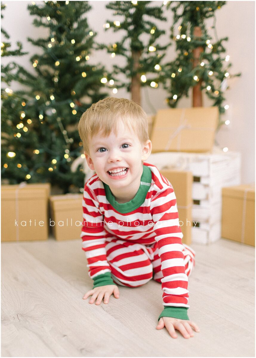 Katie Ballantine Photography. Frederick child photographer new market child photographer. new market christmas minis. new market child portraits. 