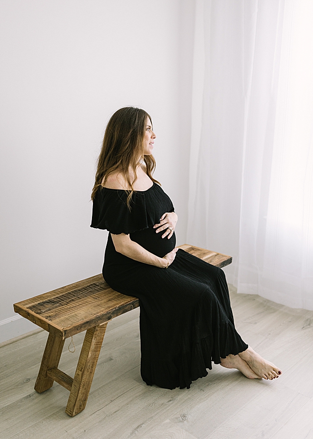 Katie Ballantine Photography. New Market Maternity Photography. New Market Maternity photographer. Frederick maternity photographer. Frederick organic maternity photography. New Market minimalist maternity photography. Baby bump portraits. Maternity portraits.