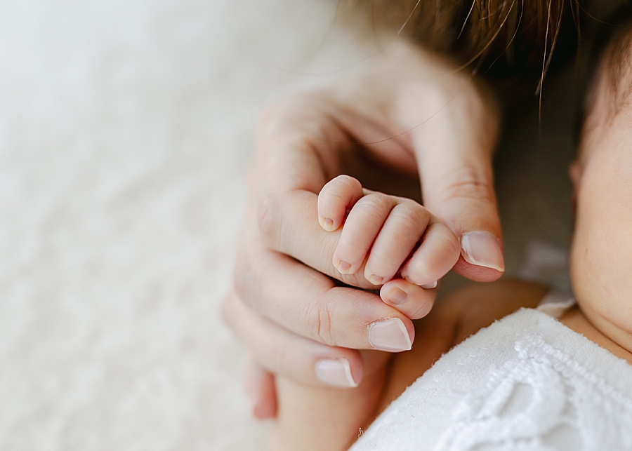 katie ballantine photography. best frederick newborn photographer. frederick newborn photographer. new market newborn photographer. organic newborn photographer. maryland organic photographer. new market baby photographer. newborn photography in frederick maryland