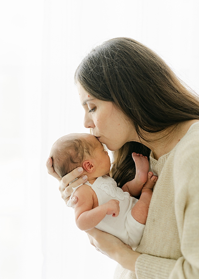 katie ballantine photography. best frederick newborn photographer. frederick newborn photographer. new market newborn photographer. organic newborn photographer. maryland organic photographer. new market baby photographer. newborn photography in frederick maryland