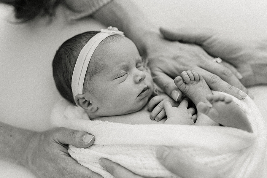 katie ballantine photography. best frederick newborn photographer. frederick newborn photographer. new market newborn photographer. organic newborn photographer. maryland organic photographer. new market baby photographer. newborn photography in frederick maryland