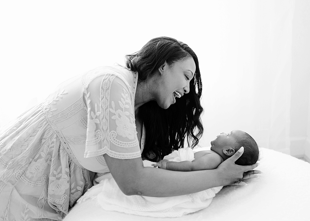Katie Ballantine Photography. New Market Maryland Newborn photographer. Frederick newborn photographer. Frederick newborn portraits. Maryland organic newborn portraiture. new market baby photographer.