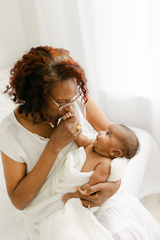 Katie Ballantine Photography. New Market Maryland Newborn photographer. Frederick newborn photographer. Frederick newborn portraits. Maryland organic newborn portraiture. new market baby photographer.
